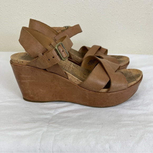 KorkEase Shoes Korkease Ava 2 Leather Wedge Sandal In Golden Sand